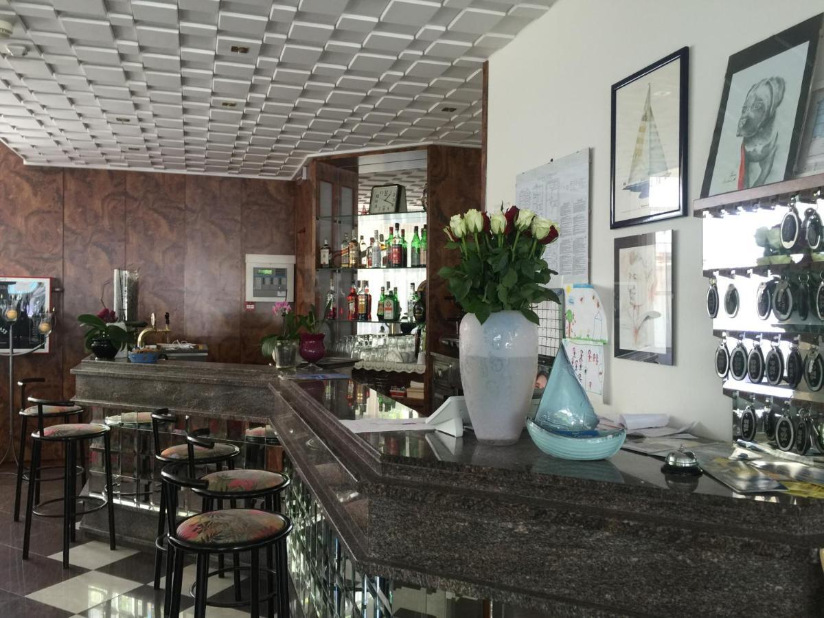 Hotel Calypso Bellaria-Igea Marina Eksteriør billede